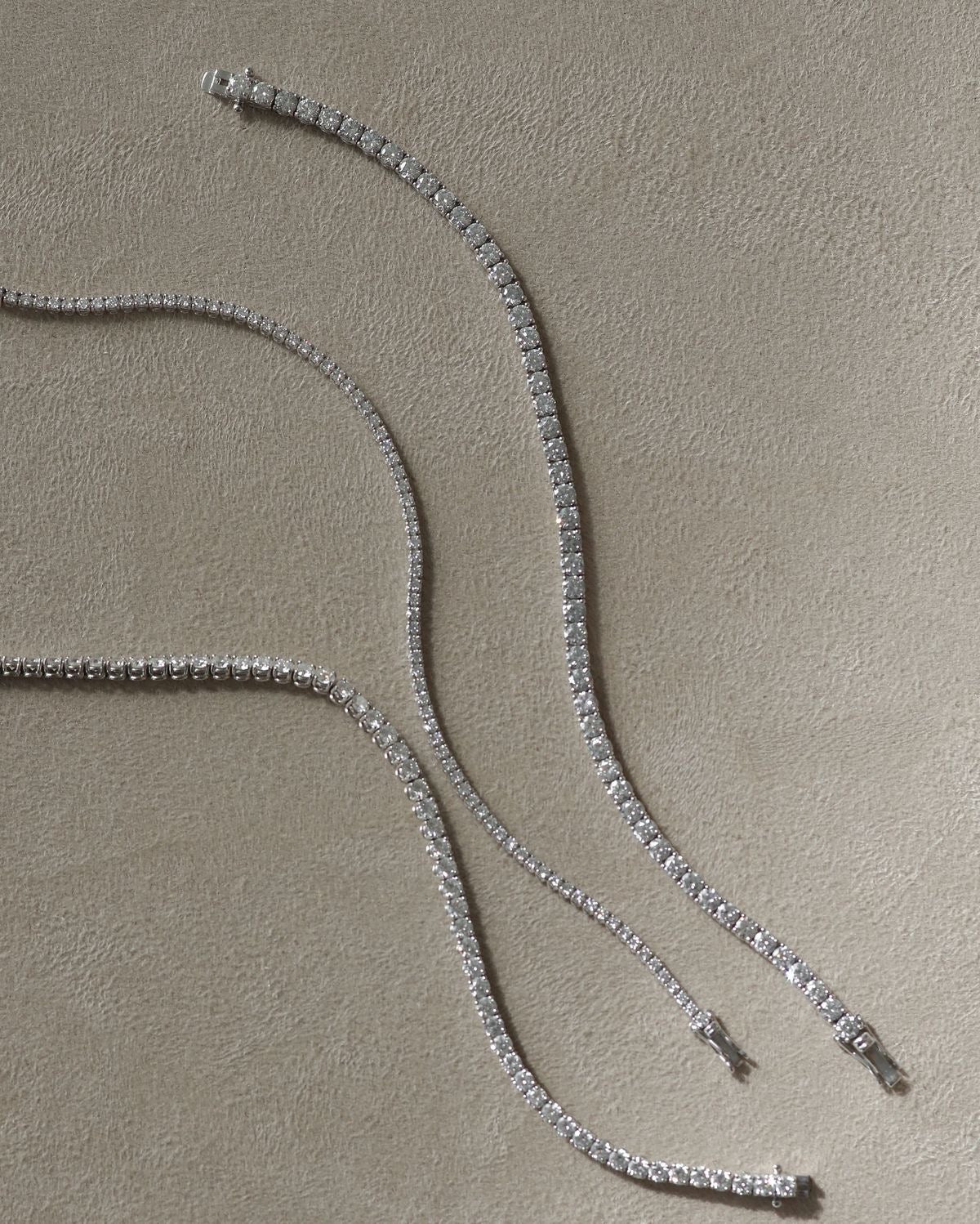 CRYSTAL LINE NECKLACE