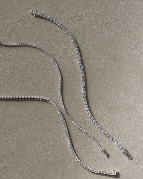 CRYSTAL LINE NECKLACE
