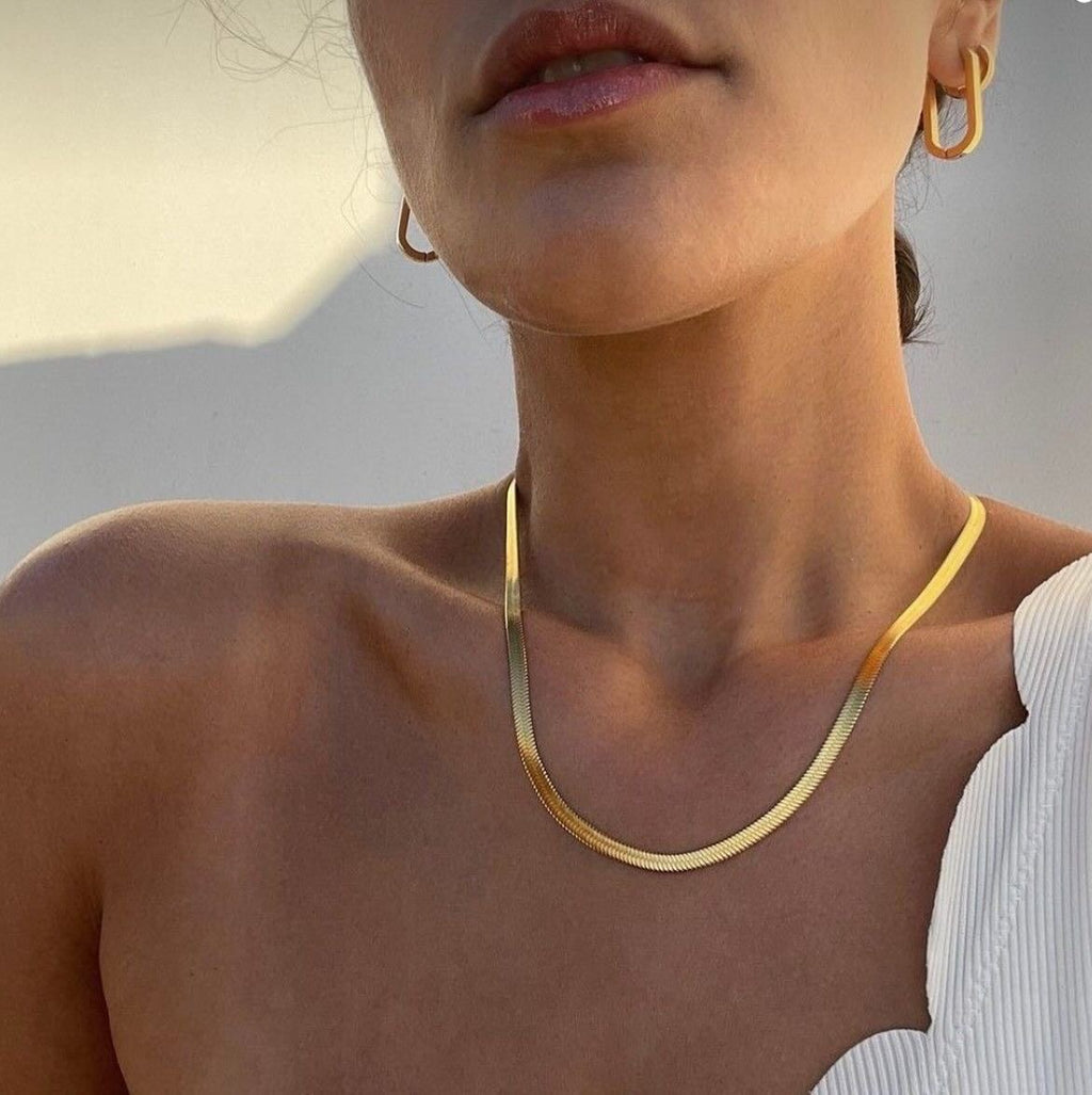 MINIMAL GOLD CHAIN