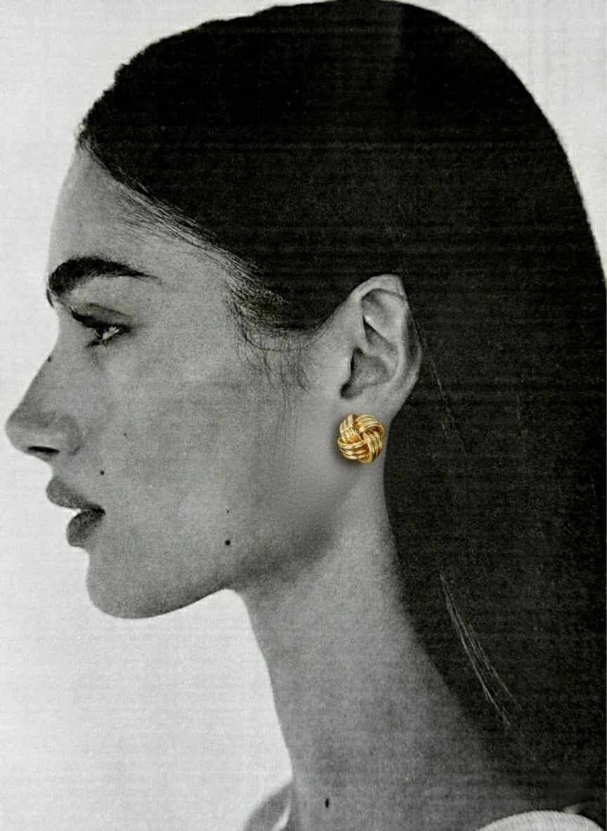 LOVE KNOT STUD EARRINGS