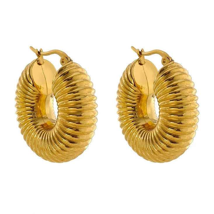 GILDED RIBBED HOOPS